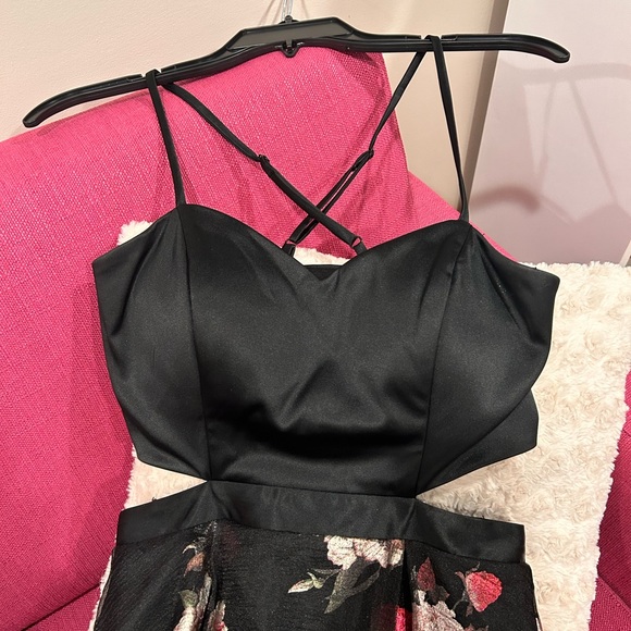 Crystal Doll prom dress with black attached bodice and full skirt - Picture 3 of 5